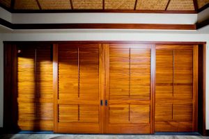 Bill Hirsch | Hawaii | Master Bedroom Doors Closed